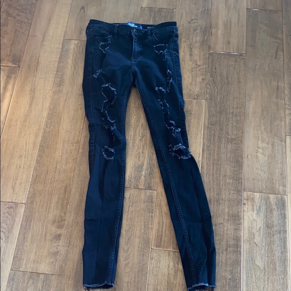 black hollister ripped jeans